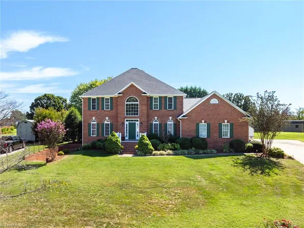 309 Greenfield Ct, Lexington, NC 27295