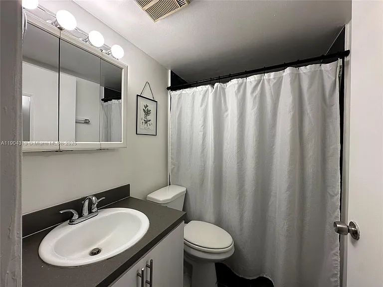 1720 NW North River Dr #305 — Photo 6