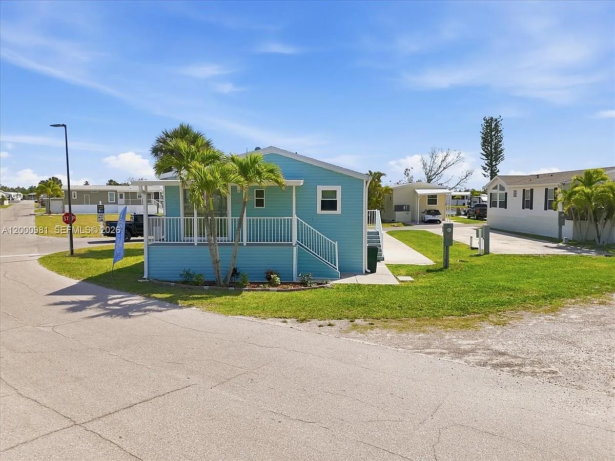 2 bed, 2.0 bath, $1,600 — Photo 1