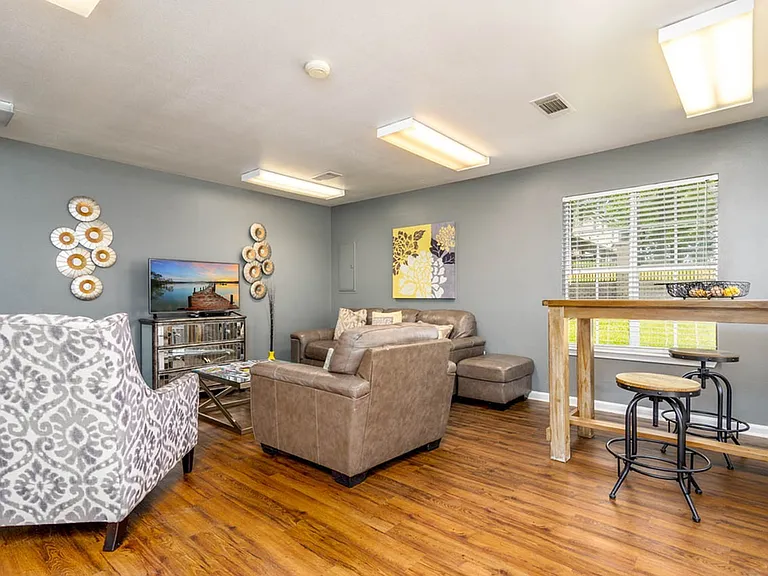 Sherwood Park Leasing Center