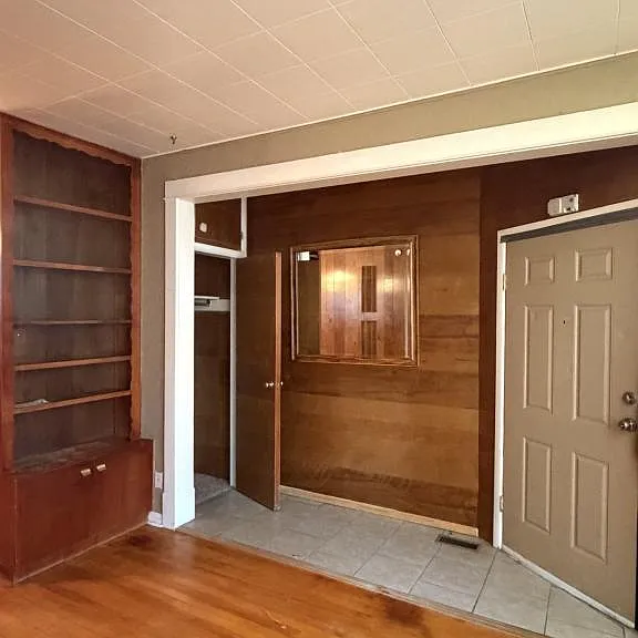 419 Macon Ave — Photo 2