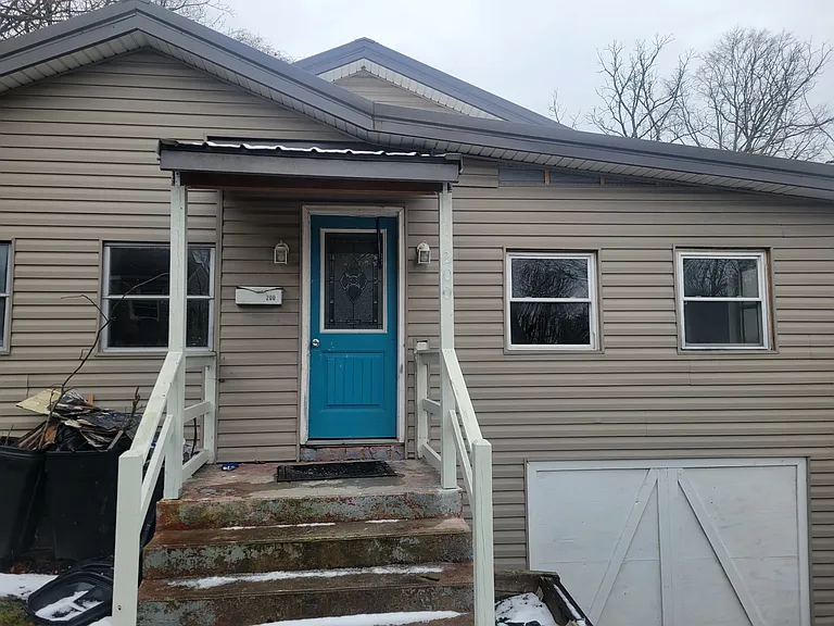 200 E Prince St — Photo 6