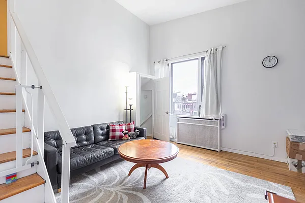 Rented by Bond New York | media 42