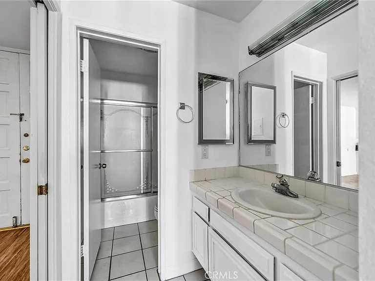 5334 Lindley Ave #319 — Photo 22