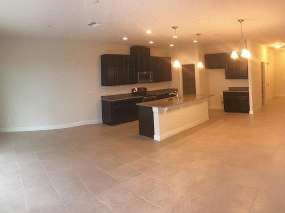 3rd image of 76 Mayo Ct