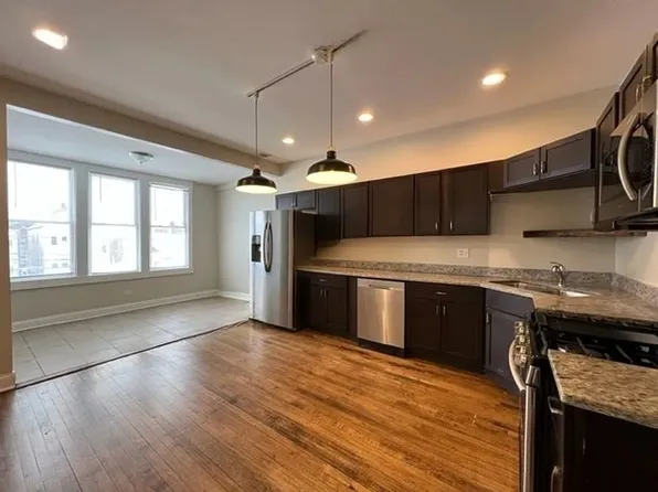 2950 N Avers Ave #2, Chicago, IL 60618