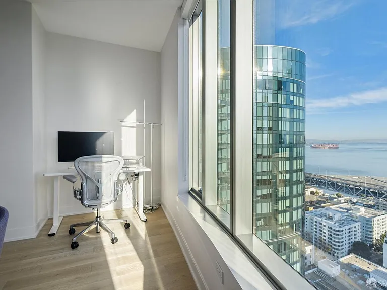201 Folsom St #33D — Photo 13