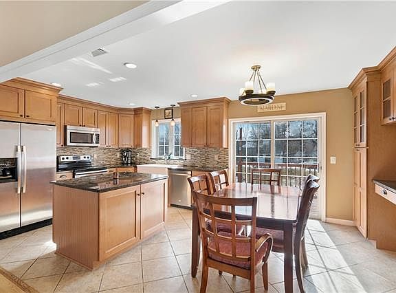 2nd image of 115 Highland Ave