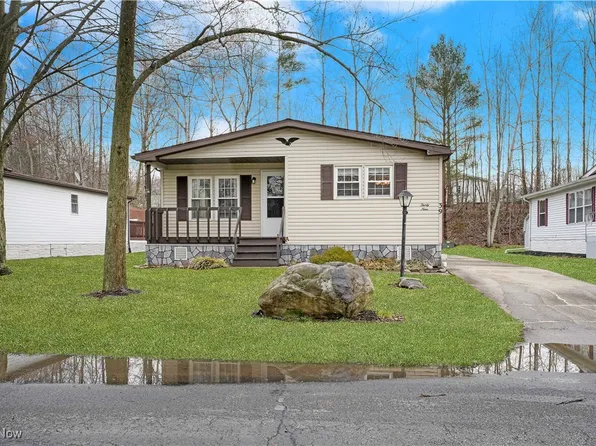 39 Cardinal Dr, Hiram, OH 44234