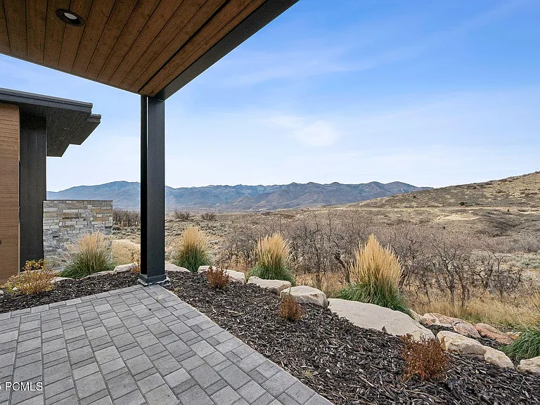 2005 Lookout Peak Cir — Photo 37