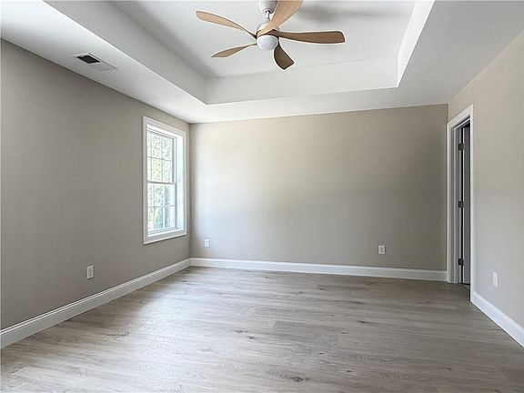 4th image of 13 Fieldstone Way