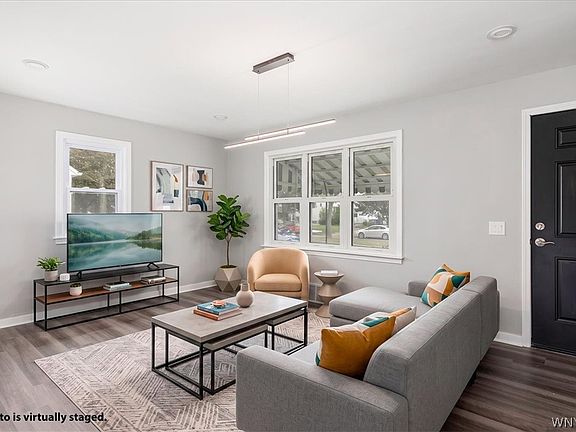 3rd image of 382 Windermere Blvd