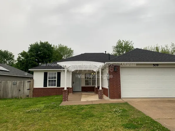509 E Pinion St, Rogers, AR 72756