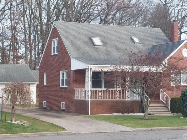 9 Rhode St, Sayreville, NJ 08872