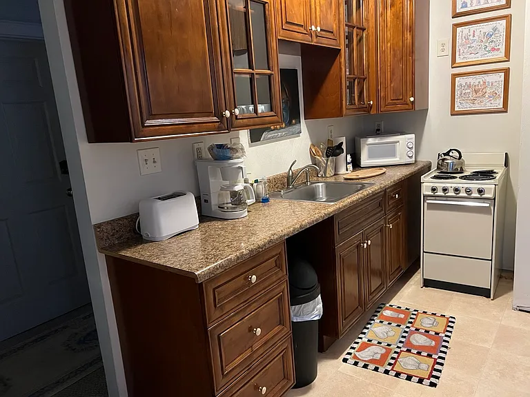 330 Middle St #2 — Photo 3