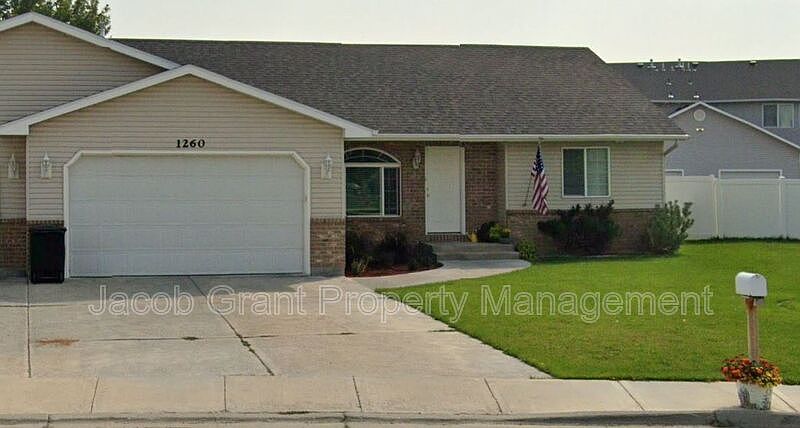 1st image of 1260 S Ashland Dr
