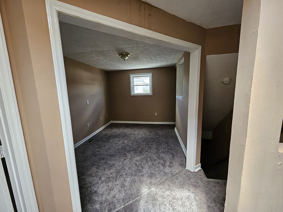 2nd image of 108 Carter St Unit C