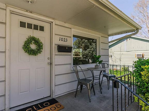 4th image of 1023 Sanford Ave