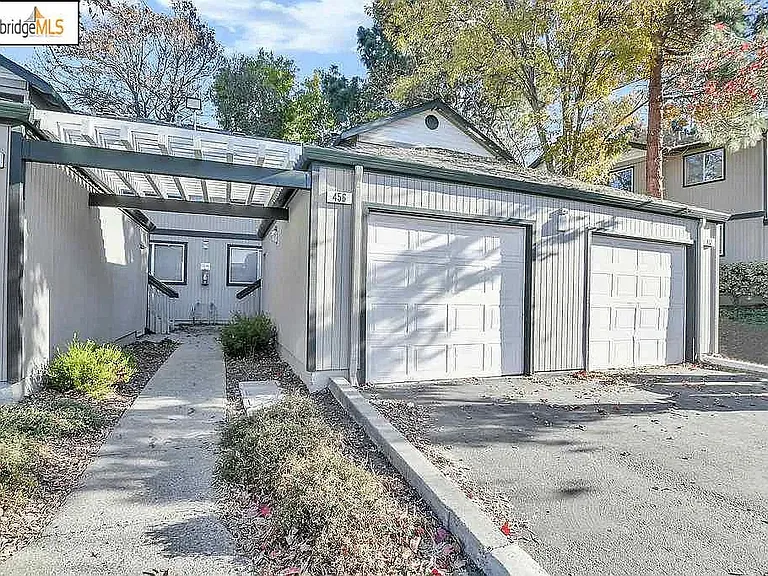 456 Lancaster Ln — Photo 7