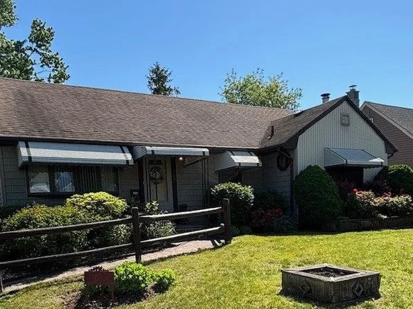 909 Alan Drive, Wantagh, NY 11793