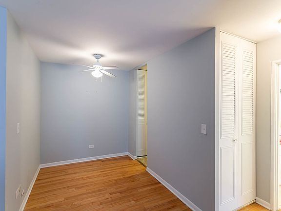 5th image of 2827 N Cambridge Ave APT 307