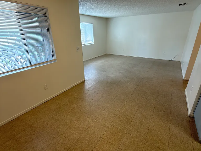 36 S Rogers Ln #202 — Photo 5