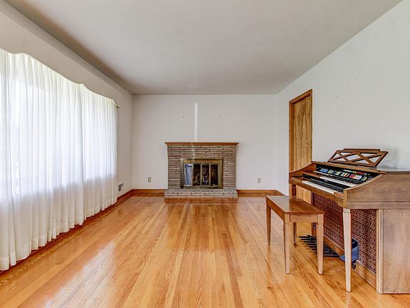 4th image of 194 Christian Ave NE