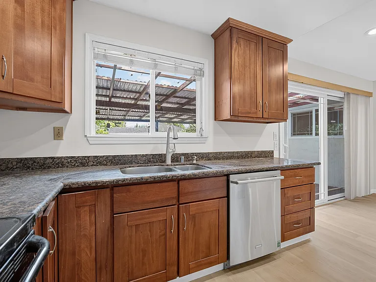 192 S Bernardo Ave — Photo 13