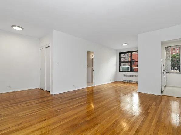 242 East 38th Street image 2 of 8