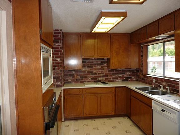 Spacious kitchen