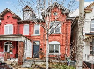 18 Saint Matthews Ave, Hamilton, ON L8L5P3