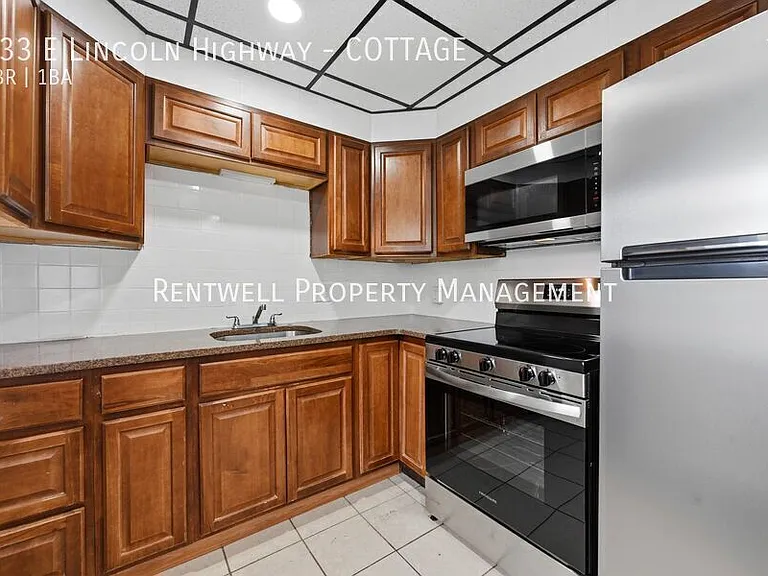 533 E Lincoln Hwy #COTTAGE — Photo 5