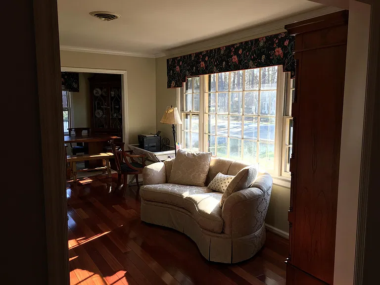 9100 Derbyshire Rd — Photo 16