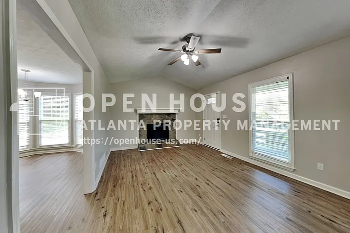 3 bed, 2.0 bath, 1164 sqft, $1,695 — Photo 4