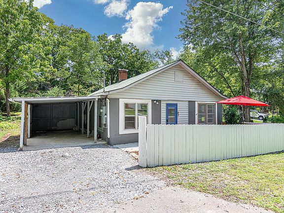 2nd image of 210 Lakeside Dr