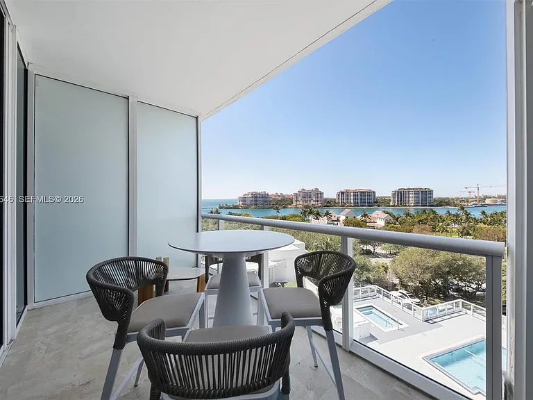 100 S Pointe Dr #702 — Photo 31