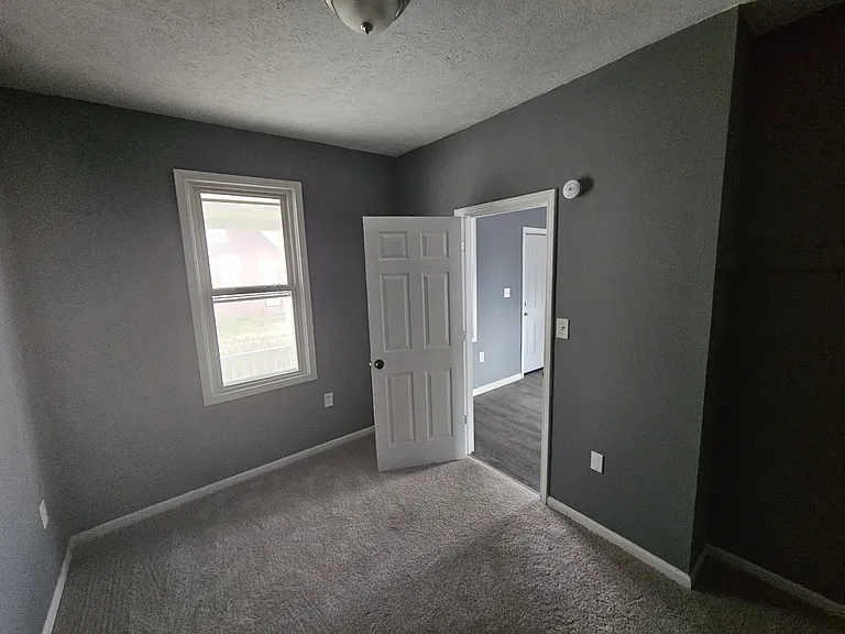 7040 Roy Ave — Photo 4