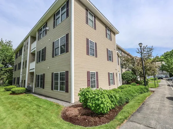 6 Crestview Circle #137, Londonderry, NH 03053