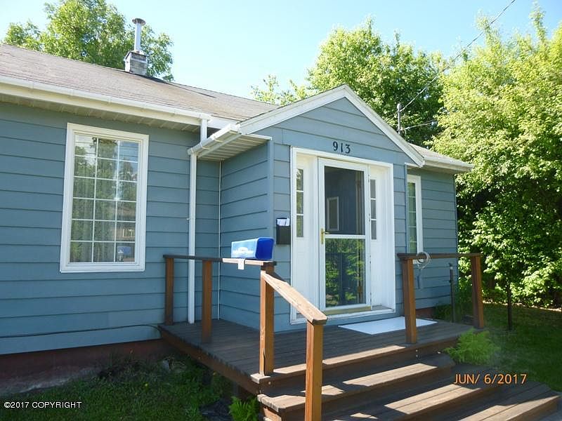 1st image of 915 9th Ave