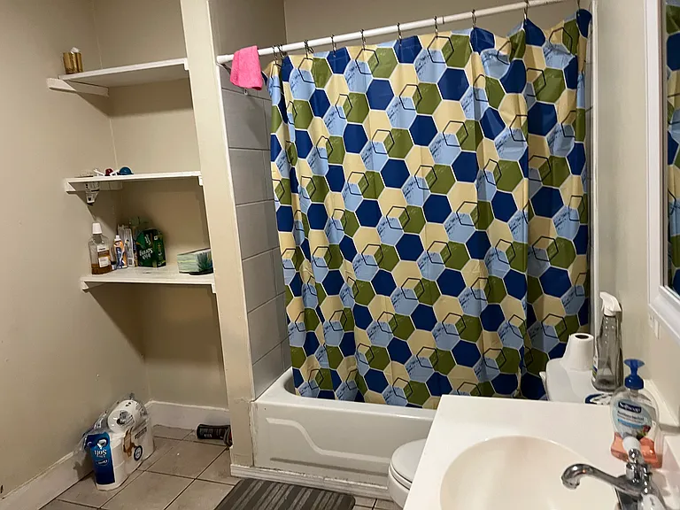 111 Hawthorne St #1 — Photo 9