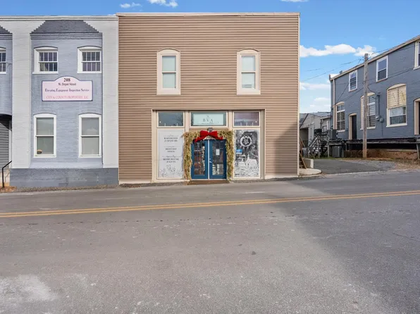 206 W Depot St, Bedford, VA 24523