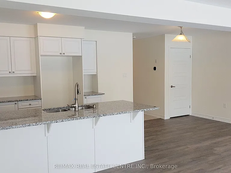 8 Watermill St — Photo 12