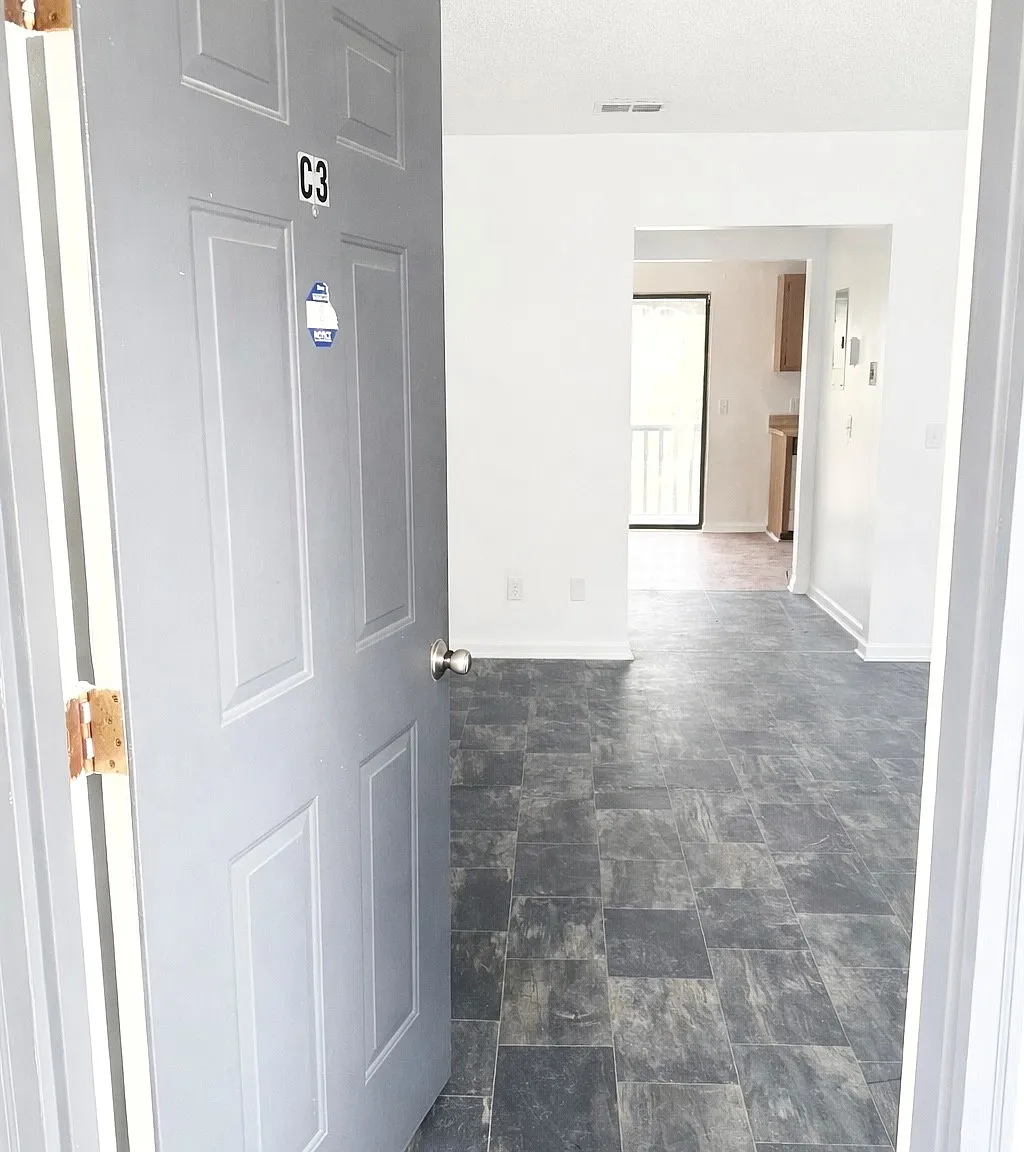 2 bed, 800 sqft, $800 — Photo 2