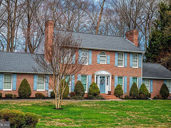 2nd image of 627 Northgate Rd