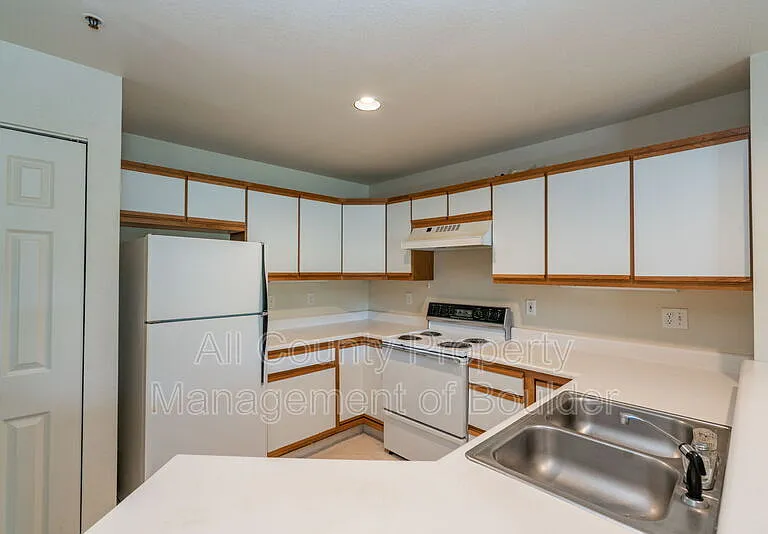 33 S Boulder Cir #209 — Photo 4