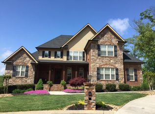 8112 Gate Manor Ln, Powell, TN 37849