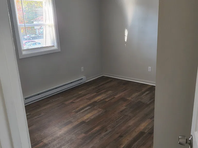 405 McBarnes St #9 — Photo 8
