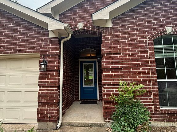 4th image of 2426 Timber Cove Dr