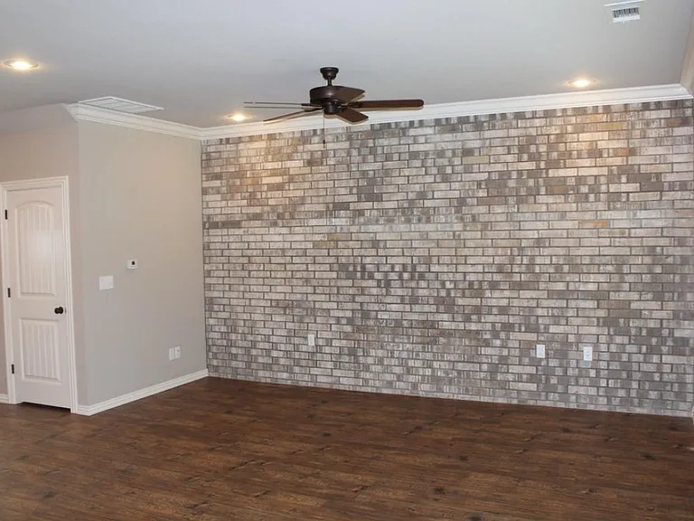 194 Old Farmington Rd — Photo 7