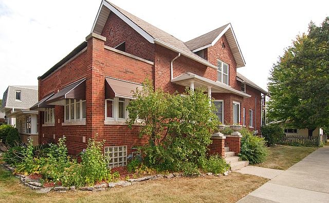 1st image of 1001 N 11th Ave
